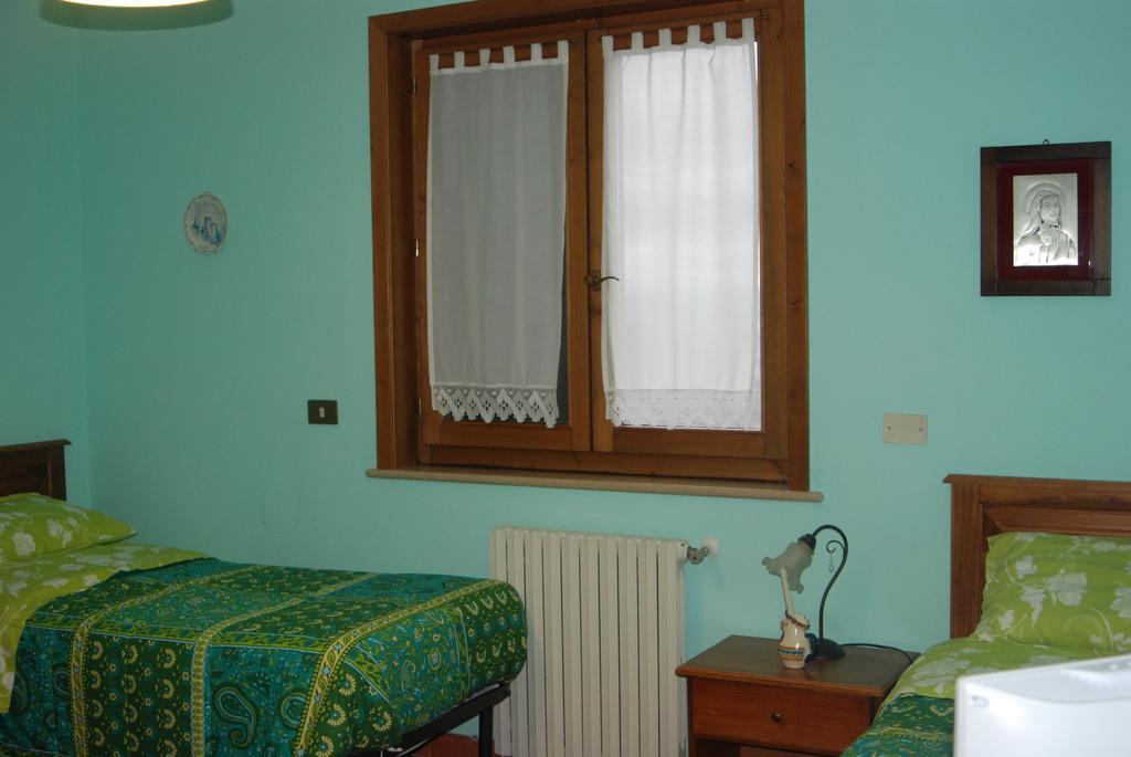 Casa Mariu Hotel Sala Consilina Habitación foto